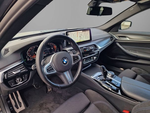 BMW 540d Touring xDrive 250 kW image number 4