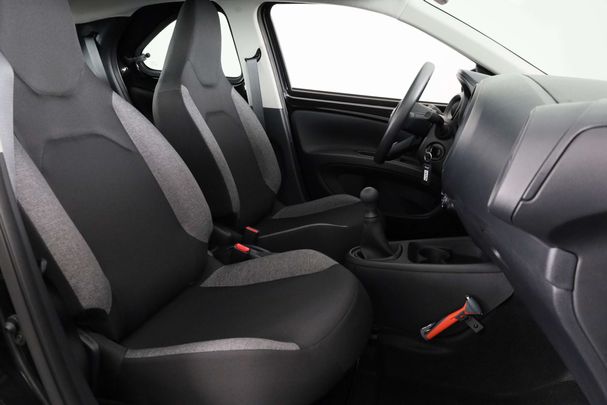 Toyota Aygo X 1.0 VVT-i 53 kW image number 23