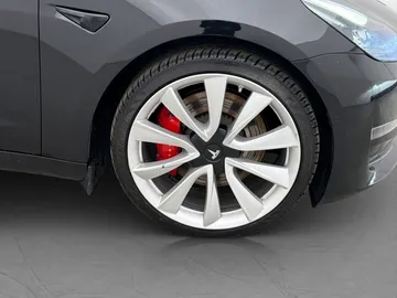 Car image 34