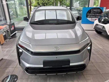 Car image 4