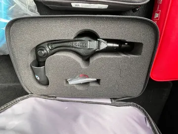 Car image 25