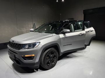 Car image 30