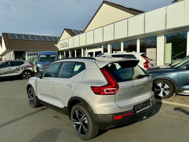 Volvo XC40 B3 Plus Dark 120 kW image number 3