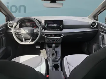 Car image 19