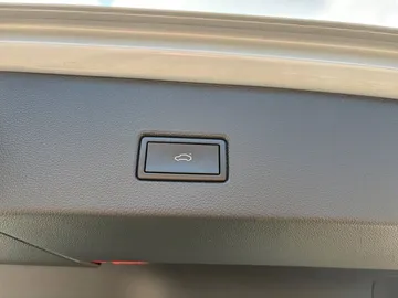 Car image 42