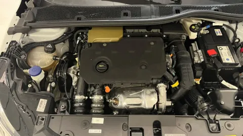 Car image 25