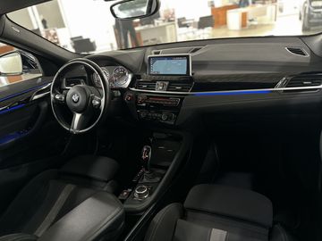 Car image 40