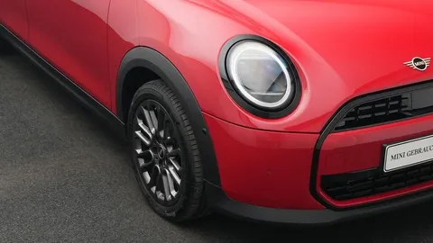 Car image 24