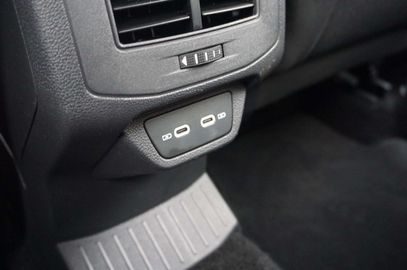 Car image 37