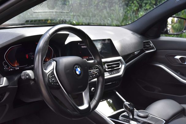 BMW 320i 135 kW image number 6