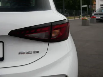 Car image 39