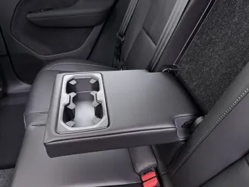Car image 39