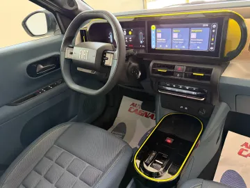 Car image 26
