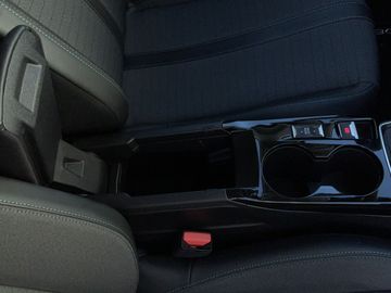 Car image 32