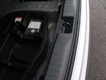 Car image 38