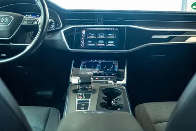 Car image 30