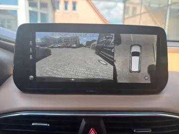 Car image 28