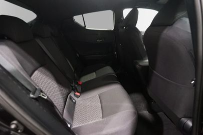 Car image 17