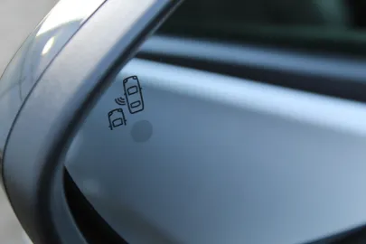 Car image 48