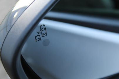 Car image 48
