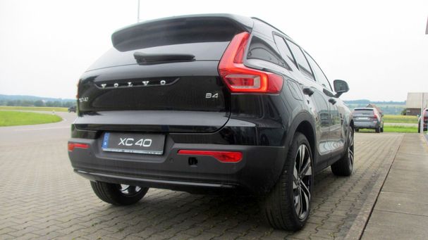 Volvo XC40 B4 Plus Dark 145 kW image number 12