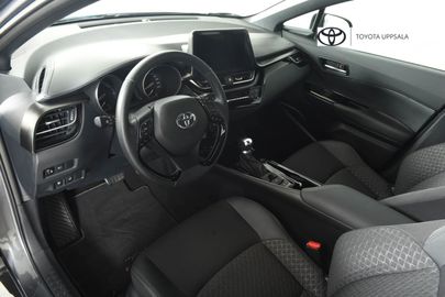 Car image 5