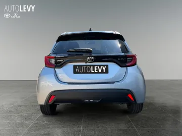 Car image 5