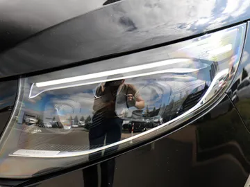 Car image 27