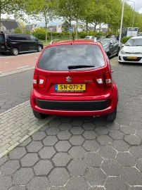 Car image 3