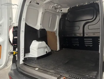Car image 29