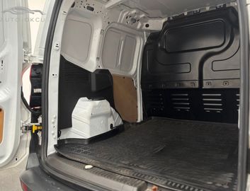 Car image 29