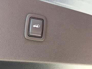 Car image 48