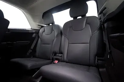 Car image 37