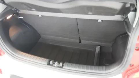 Car image 33