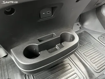 Car image 34