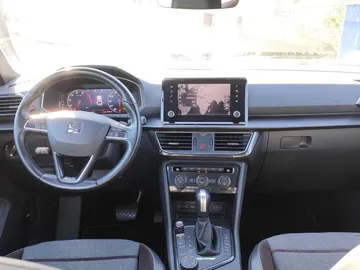 Car image 32