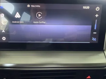 Car image 24
