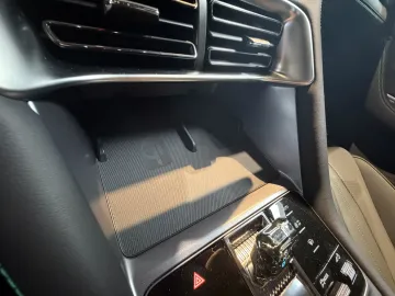 Car image 45