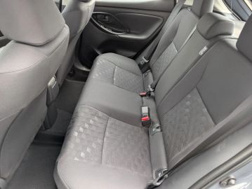 Car image 19