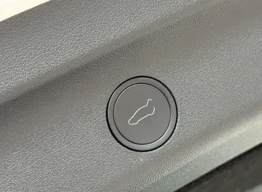 Car image 38