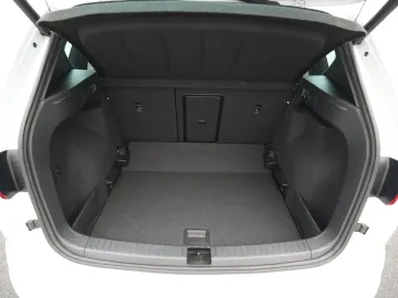 Car image 32