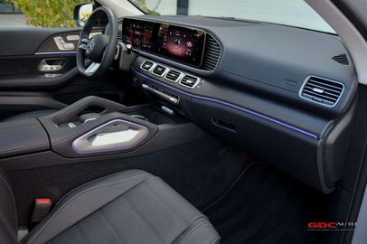 Car image 33