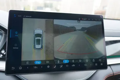Car image 32