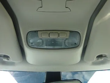 Car image 34