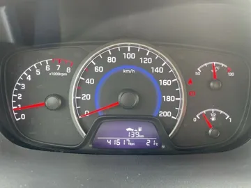 Car image 26