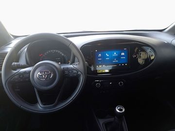 Car image 9