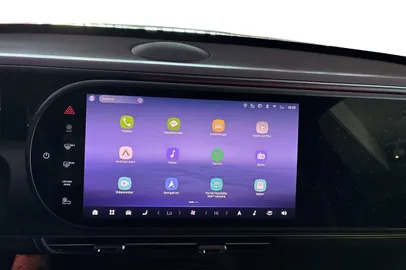 Car image 17
