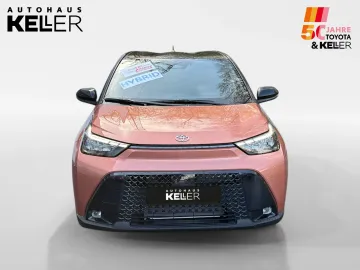 Car image 3
