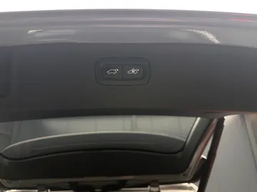 Car image 40