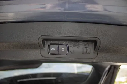 Car image 45